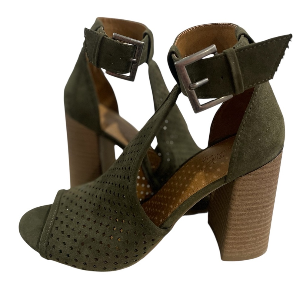 Universal Thread Women’s Olive Green Block Heeled Sandals Sz 6 Like New